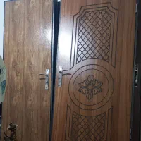 درب اتاق خواب و سرویس