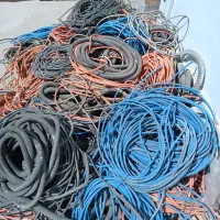 کابل شبکه و دوربین مداربسته