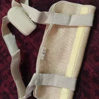 گردنی طبی سخت و نرم و آویز دست|آرایشی، بهداشتی، درمانی|قم, زینبیه|دیوار