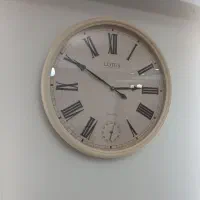 ساعت دیواری چوبی مدل بولی هیلز کد۱۵۲