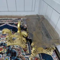 میز پذیرایی و یه دونه هسلی