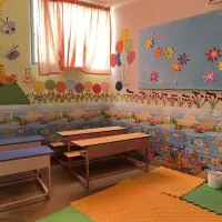 میز و نیمکت|صندلی و نیمکت|اصفهان, لاله|دیوار