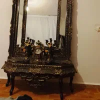 ایینه و کنسول نو نو بدون کوچکترین زدگی