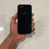 ایفون ۸ مشکی ۶۴ گیگ