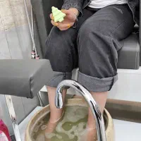 خدمات پدیکور. کاشت ناخن.کراتین