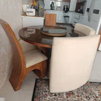 فروش میز ناهار خوری سالم و بدون خط و خش در فسا