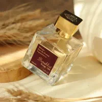 ادکلن باکارات رژ سفید ( شرکت اماراتی فرگرانس ورد )