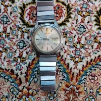 ساعت عقربه‌ای قدیمی