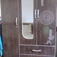 کمد لباس کشودار