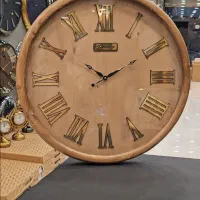 ساعت دیواری چوبی (نَراد روس)