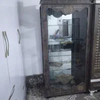 بوفه ویک میز دوکشوهم داره