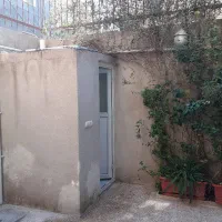 حیاط-مستغلاتی-سه-طبقه-150-متر-بنا-خ-هاشمی