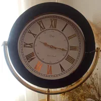 ساعت پایه دار