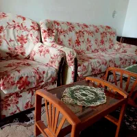 مبل راحتی و میز عسلی