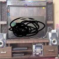 یک عدد میز تلویزیون