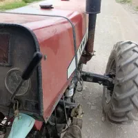 انجام خدمات کشاورزی با تراکتور