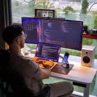 طراحی اپلیکیشن حرفه‌ای (اندروید و iOS)