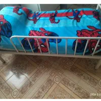 تخت نوجوان فلزی