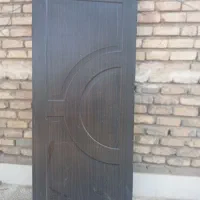 در چوبی محکم