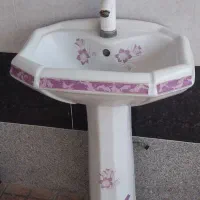 روشویی به همراه شیر