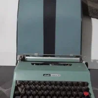 ماشین تایپ کم نظیر olivetti lettera32