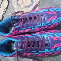 کفش چمن و‌ ساق پا