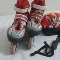 اسکیت ورزشی با کلاه وتجهیزات درحد نو