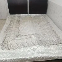 تخت خواب، میز غذاخوری ،ساعت،میزبار