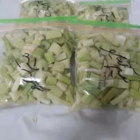 نظافت منازل و تهیه ترشی و خیارشور
