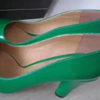 کفش پاشنه دار