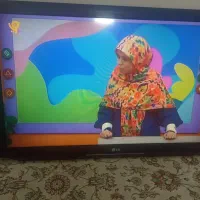 تلویزیون 42 اینچ LCD
