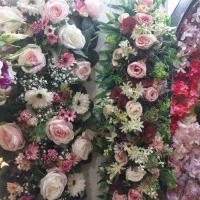 پنل دیواری  با گلهای مصنویی