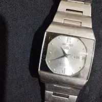 یک ساعت سیکو اصل