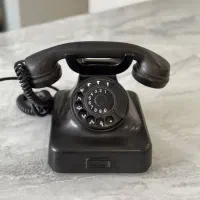 تلفن قدیمی مشکی
