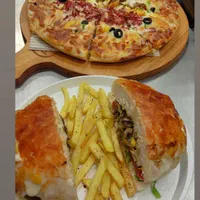 پیتزا ساندویچ ارسال