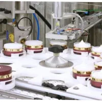 پرسنل خانم برای خط بسته بندی آرایشی