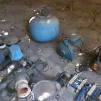 تعدادی پمپ دینام کف کش کلر زن