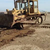 بلدوزر D6 آماده همکاری