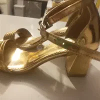 کفش مجلسی|کیف، کفش، کمربند|تربت جام, مسکن مهر|دیوار