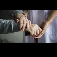 نگهداری سالمند مرد .