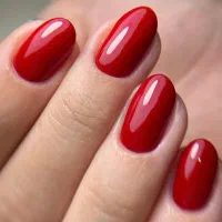 ترمیم وکاشت ناخن به همراه لاک ژل 250  در مرزداران