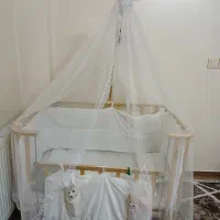 گهواره وتخت کنارمادر