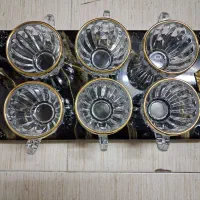 فنجون طلایی و سینی چوبی