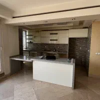 کابینت دست دوم هایگلاس صفحه کورین تمیز