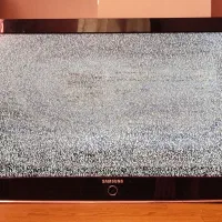 تلوزیون 32سامسونگ (ال سی دی سالم )پنل مشکل دارد