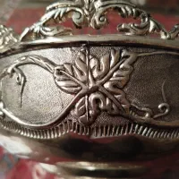 تعدادی وسایل تزیینی