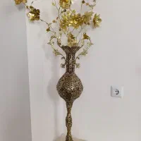 گلدان برنز با گل