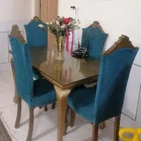 میز غذاخوری چهار نفره همراه با مبلمان 7 نفره