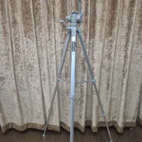 سه پایه دوربین در حد نو