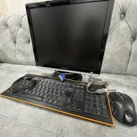 مانیتور به همراه موس و کیبورد کاملا سالم
